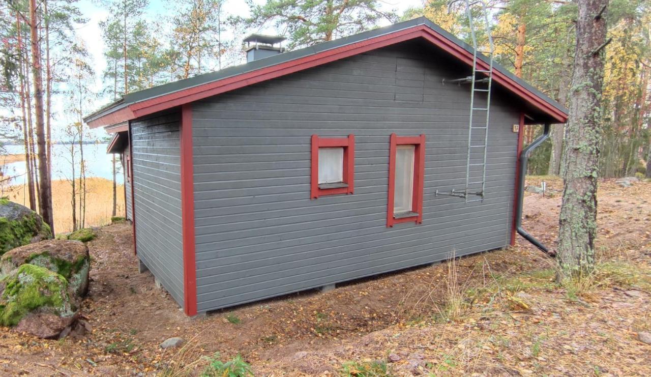 Villa Pyhtaeaen Vuokramoekit Tuuski Exterior foto